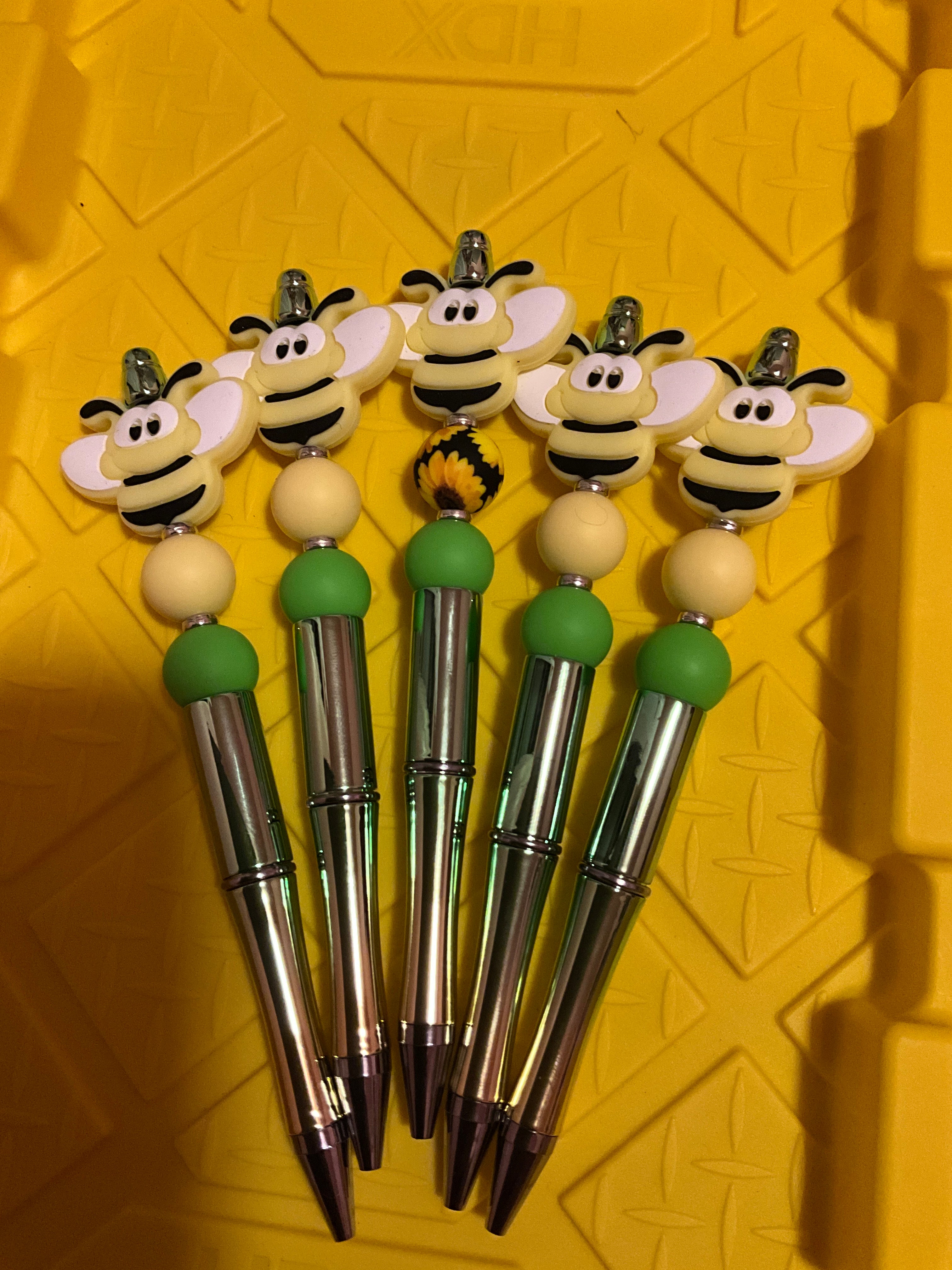 Bee pen
