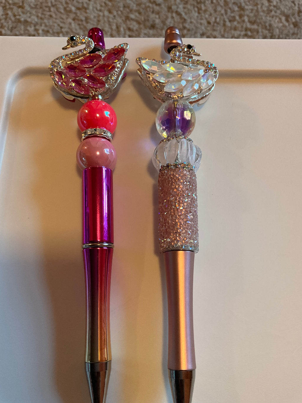 Set of swan pink pens